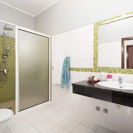 Luis By * Gale (Albufeira)