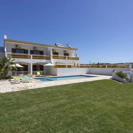 Villa Luis By *